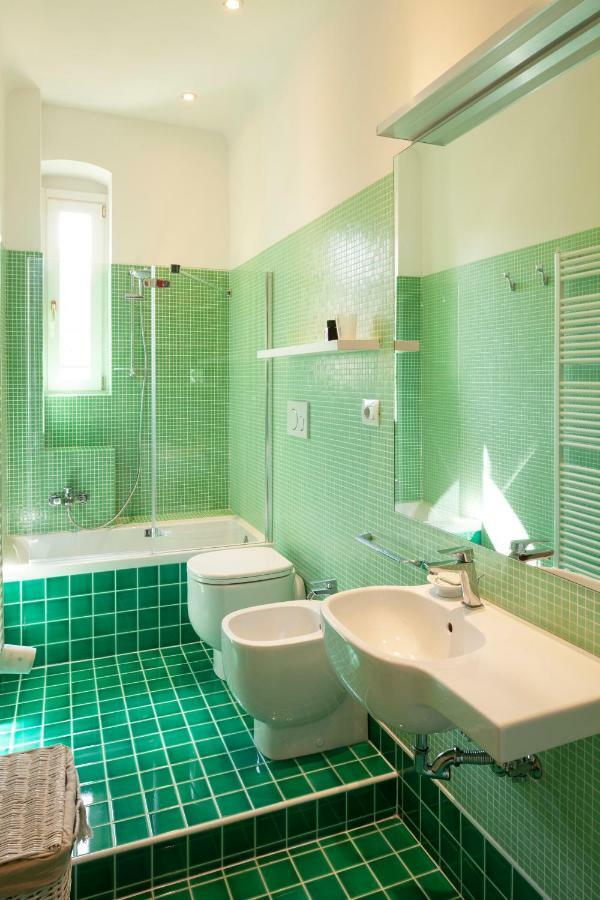 Casacuadra San Giusto Apartment Триест Екстериор снимка
